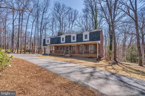 8761 Bradley Forge Dr, Manassas, VA 20112