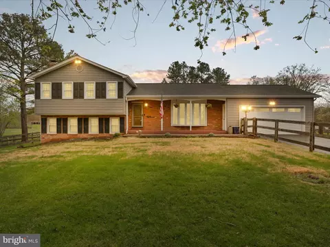2715 Logmill Rd, Haymarket, VA 20169