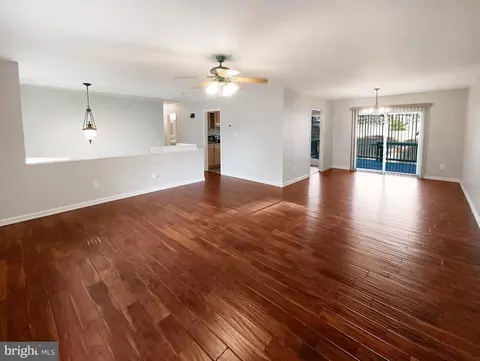 7240 Ridgeway Dr, Manassas, VA 20112 photo 3