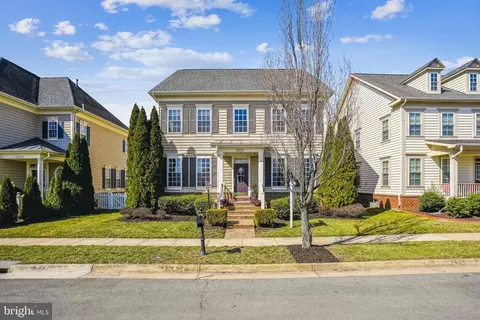 10752 General Kirkland Dr, Bristow, VA 20136