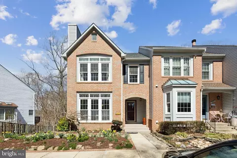 3310 Shearwater Ct, Woodbridge, VA 22192