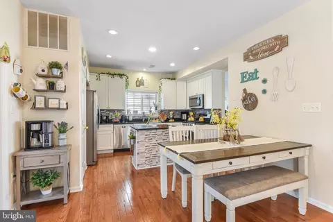 Kitchen - 5594 Hobsons Choice Loop, Manassas, VA 20112 photo 3 of 3