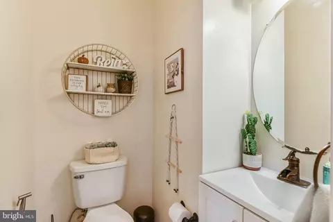 Entry Way - 5594 Hobsons Choice Loop, Manassas, VA 20112 photo 3 of 4