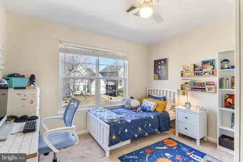 Bedroom - 5594 Hobsons Choice Loop, Manassas, VA 20112 photo 2 of 5