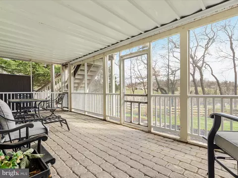 Exterior - 9847 Rainleaf Ct, Bristow, VA 20136 photo 6 of 12