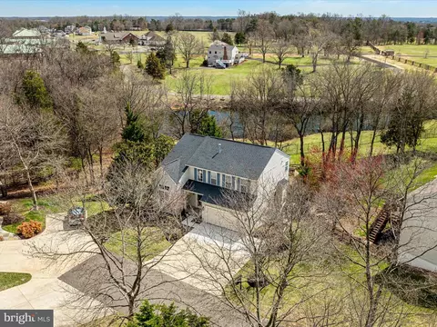 View/Area - 9847 Rainleaf Ct, Bristow, VA 20136 photo 2 of 8