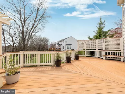 Exterior - 9847 Rainleaf Ct, Bristow, VA 20136 photo 4 of 12