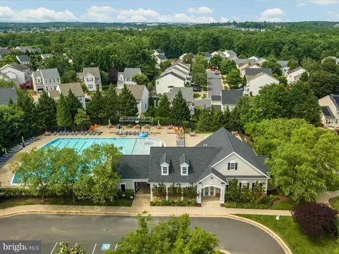 View/Area - 9847 Rainleaf Ct, Bristow, VA 20136 photo 5 of 8