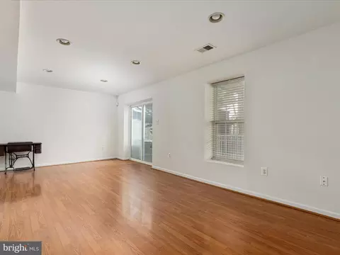 Living - 9847 Rainleaf Ct, Bristow, VA 20136 photo 5 of 5