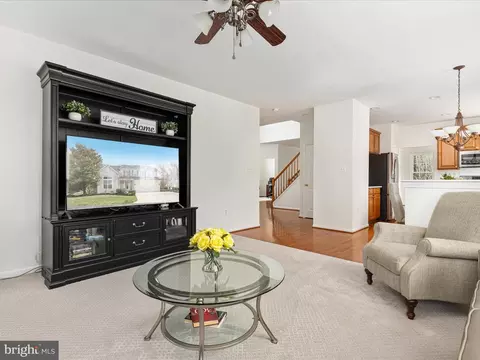 Living - 9847 Rainleaf Ct, Bristow, VA 20136 photo 3 of 5