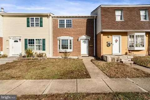 1314 Fir Ct, Woodbridge, VA 22191