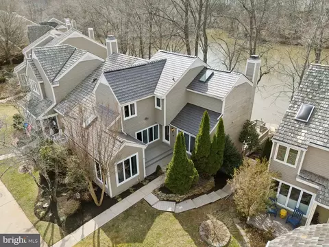 4746 Timber Ridge Dr, Dumfries, VA 22025