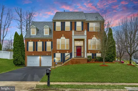 5101 Two Chimneys Ct, Woodbridge, VA 22193