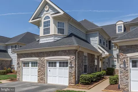 13962 Greendale Dr, Woodbridge, VA 22191