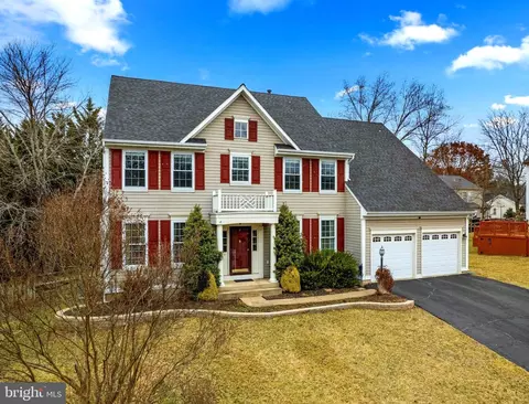 10884 Peachwood Dr, Manassas, VA 20110