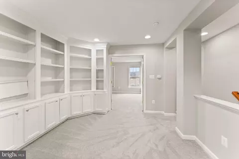 Entry Way - 9162 Ribbon Falls Loop, Bristow, VA 20136 photo 7 of 9