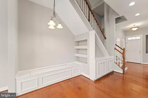 Entry Way - 9162 Ribbon Falls Loop, Bristow, VA 20136 photo 3 of 9
