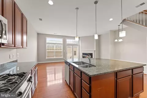 Kitchen - 9162 Ribbon Falls Loop, Bristow, VA 20136 photo 3 of 5