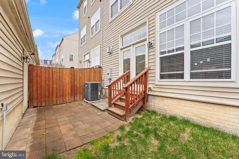 Exterior - 9162 Ribbon Falls Loop, Bristow, VA 20136 photo 4 of 11