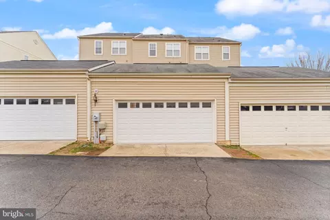 Exterior - 9162 Ribbon Falls Loop, Bristow, VA 20136 photo 5 of 11