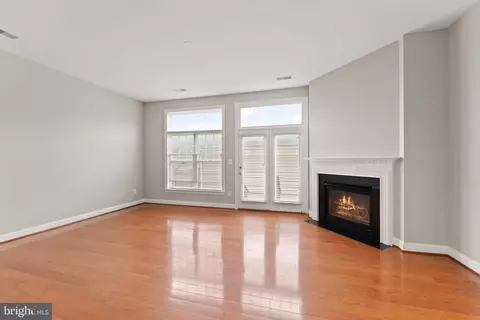 Living - 9162 Ribbon Falls Loop, Bristow, VA 20136 photo 7 of 13