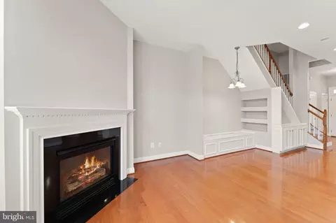 Living - 9162 Ribbon Falls Loop, Bristow, VA 20136 photo 8 of 13