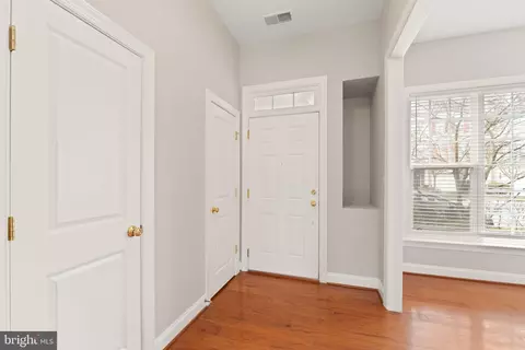 Entry Way - 9162 Ribbon Falls Loop, Bristow, VA 20136 photo 2 of 9