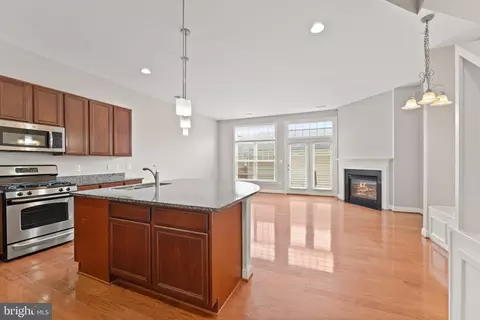 Living - 9162 Ribbon Falls Loop, Bristow, VA 20136 photo 2 of 13