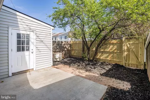 8133 Community Dr, Manassas, VA 20109 photo 29