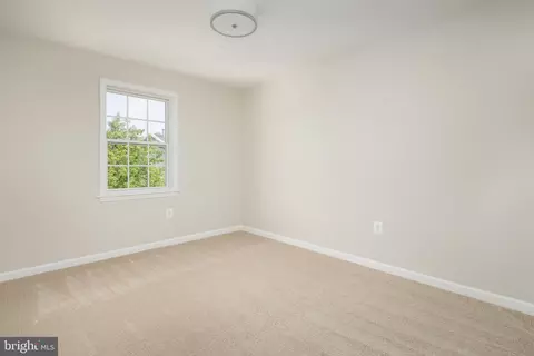 8133 Community Dr, Manassas, VA 20109 photo 23