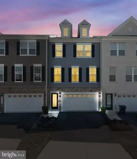 7075 Mongoose Trl, Gainesville, VA 20155