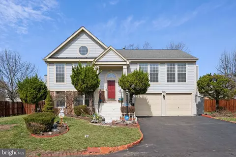 3496 Lacrosse Ct, Woodbridge, VA 22193