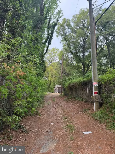 4109 Meyers Rd, Triangle, VA 22172 photo 9