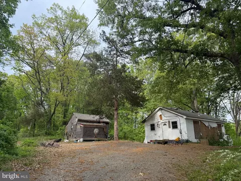 4109 Meyers Rd, Triangle, VA 22172