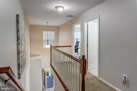 Entry Way - 4287 Meyers Rd, Triangle, VA 22172 photo 5 of 8