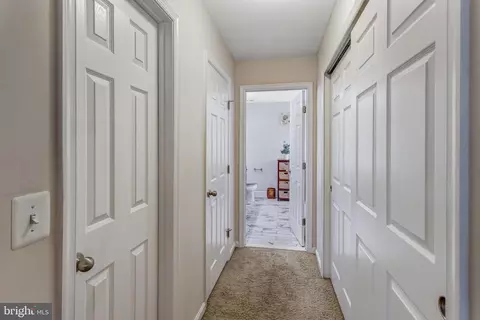 Entry Way - 4287 Meyers Rd, Triangle, VA 22172 photo 4 of 8