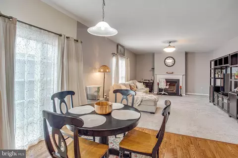 Dining - 4287 Meyers Rd, Triangle, VA 22172 photo 4 of 4