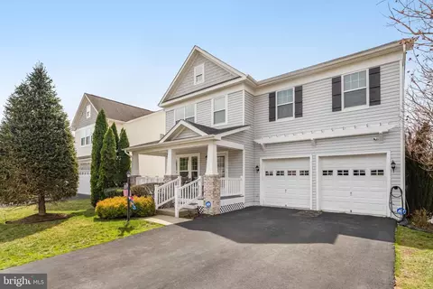 Exterior - 4287 Meyers Rd, Triangle, VA 22172 photo 2 of 10