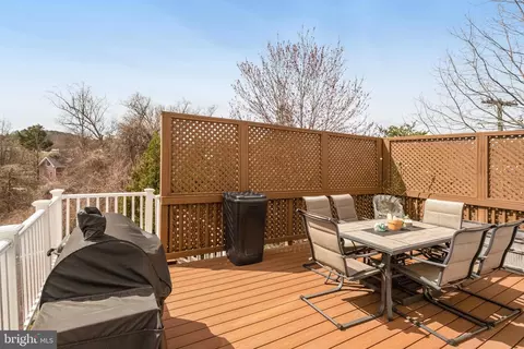 Exterior - 4287 Meyers Rd, Triangle, VA 22172 photo 7 of 10