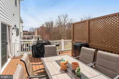 Exterior - 4287 Meyers Rd, Triangle, VA 22172 photo 6 of 10