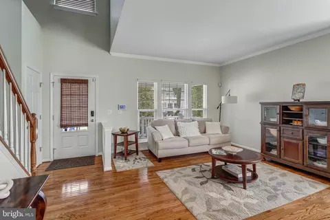 Entry Way - 4287 Meyers Rd, Triangle, VA 22172 photo 1 of 8