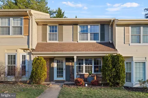 4900 Saltwater Dr, Dumfries, VA 22025