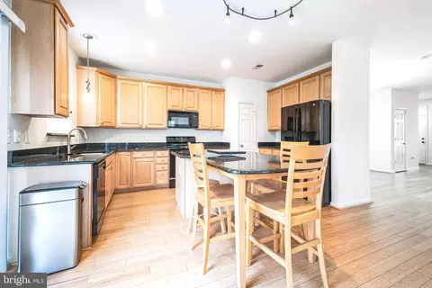 Kitchen - 5553 Hobsons Choice Loop, Manassas, VA 20112 photo 2 of 2