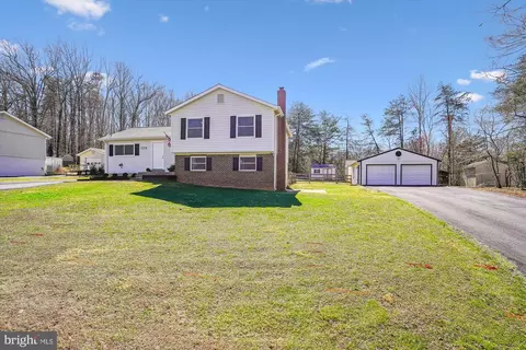 7337 Mariposa Dr, Manassas, VA 20112