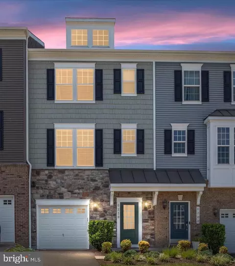 6210 Quinns Creek Dr, Haymarket, VA 20169