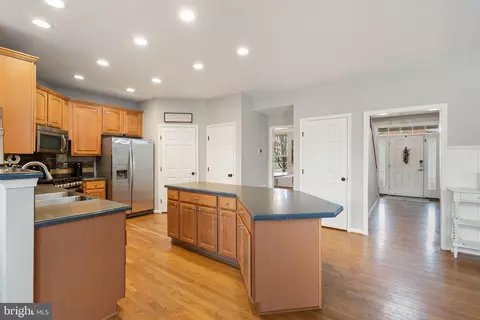 6754 Stapleton Pl, Gainesville, VA 20155 photo 10