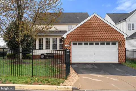 6754 Stapleton Pl, Gainesville, VA 20155 photo 5