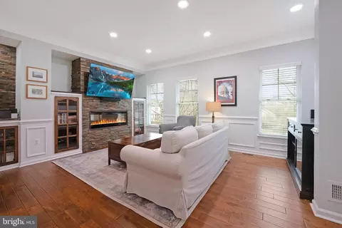 100 Washington St, Occoquan, VA 22125