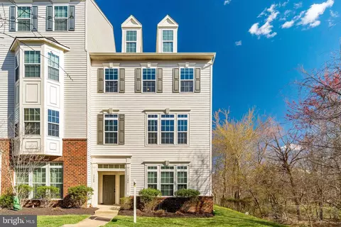 7388 Brunson Cir #5B, Gainesville, VA 20155