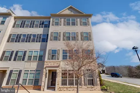 14861 Chrysler Ct, Woodbridge, VA 22193